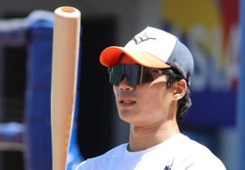 '3 cú đánh bùng nổ + show điên cuồng hồ nước' Có đúng là tân binh không vậy... Oh Jae Won hòa 4-4 trong trận đấu tập luyện với Melbourne