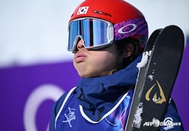 結局頭を下げたチョン・デユン、世界最強を超えようとして「コース逸脱」のミス··· 8強で挑戦の終止符 [ミラノオリンピック]