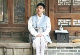 Пак Джи Хун, «Человек, который живет с королем», кассовые сборы ...Новогодние приветствия в ханбоке