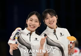 →在"冲击"韩日之战中输出日本国旗:日本:"韩国为什么对琐碎的事情也发火？" 嘲讽... "转播争议"给名场比赛带来冷淡 [米兰奥运会]