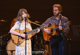 Maya Hawke, Valentine's Day wedding..All the actors in "Stranger Things" are here [★ Hollywood]