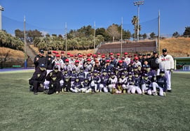 蔚山威尔士队在济州春季集训中邀请"吴章勋教练"西归浦小棒球队，为球队带来回忆