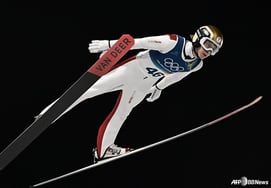 Споры о расширении половых органов 'шока' → Чемпион мира дисквалифицирован за 'нарушение правил' "Очевидно, что моя невиновность... Глупый промах". [Олимпиада в Милане.]