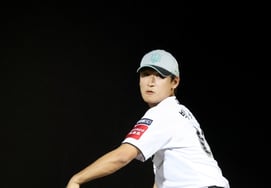 "我还想再看一局呢。" 150公里第1轮的新人魅力是什么，李康哲和尹熙相也很心动... 墨尔本队2局无失分投出好球