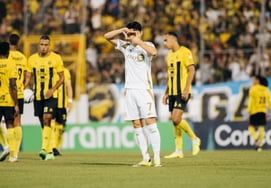 "孙兴慜攻入1球，助攻3次爆发"，仅上半场45分钟的评分就高达9.6分