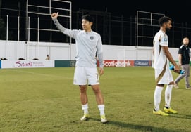 "Шоу Сон Хын Мина в Гондурасе, ночь, которую я хочу забыть" "Шоу Сон Хын Мина, одночеловечное шоу" на местном языке