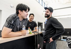 «Плачут плачут» Иностранцы, которые уехали из Южной Кореи, посетили лагерь LG второй год подряд и сказали «значительное сердце» «Я хочу вернуться, я скучаю по всем игрокам»