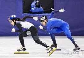 本当に『ランボルギリ』だね！ '伝説'フォンタナを抜いた'轟音エンジン'··· イタリアの観客も驚いた実力 [ミラノ現場]