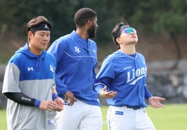 [フォト] キム・ホンゴン「セレモニーを変える時が来た」