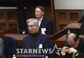尹锡悦被判无期徒刑的海外用户尹锡悦，"向韩国民主主义致敬"。 [K-EYES]