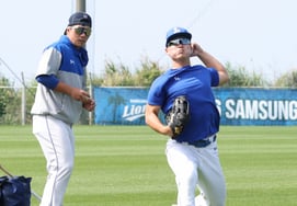 [相片儿] 柳承敏"在李钟旭教练面前飞快的传球"