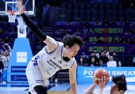 [Chụp ảnh] Lee Jung Hyun đang bị dồn nén "