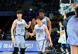 [Chụp ảnh] 'Cỡ này là thắng rồi' ["Ảnh thì cỡ này là thắng rồi. Night."]