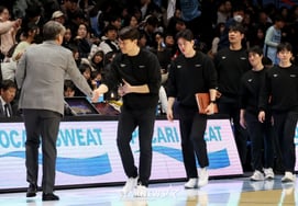 [Chụp ảnh] 'Tiếc quá'' Huấn luyện viên Kim Hyo Bum của Samsung