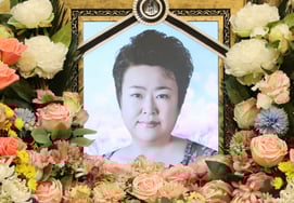 The late Bang Sil-yi suffered a general paralysis from a cerebral infarction → died in the end..Today (20th) 2nd anniversary