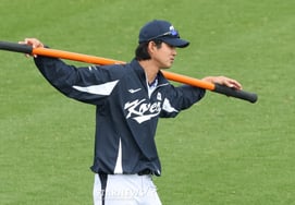 [Фото] Ку Джа Ук "Начало с Бонг Шоу"