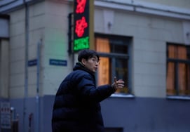 Đạo diễn Ryu Seung Wan của Humint xác nhận không có kế hoạch cho Berlin 2Đang setting cho 'Veteran 3' [Phỏng vấn ②]