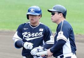 [Chụp ảnh] "Moon Hyun Bin: Giờ chỉ còn 1 điểm nữa thôi."