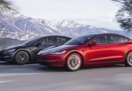 Правила использования названия автопилотов Tesla в США вводят в заблуждение потребителей