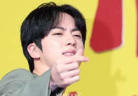 BTS Jin (SNSD) dẫn đầu BXH ngôi sao thần tượng 男Vị trí thứ 2 là 2PM Junho