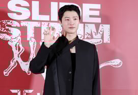 Woods, all-black hợp với dáng người cao ráo [★Ảnh]