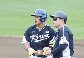 [Chụp ảnh] Ahn Hyun Min: 'Một phần trong khả năng dẫn dắt lỗi lầm'