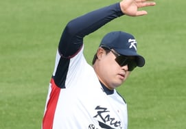 '16年ぶりの太極マーク' リュ・ヒョンジンの復帰戦の相手がハンファだなんて··· 'また同じチーム'のノ・シファンとムン・ヒョンビンはむしろ残念だ [沖縄の現場]