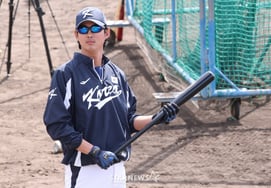 [フォト] ク・ジャウク『ゴチンダ球場を見つめて』