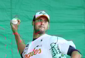 [フォト] エルナンデス「球種が多様です」'