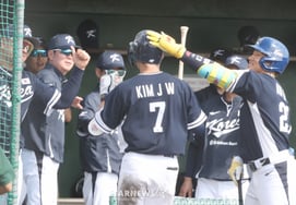 [Photo] Kim Joo Won. The director laughed'