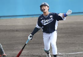 [フォト] シン・ミンジェ「力が入りすぎた」