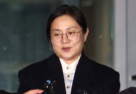 パク・ナレ、7時間の警察調査後に見せた余裕..「新年おめでとう」思いがけない挨拶 [スター・イシュー]