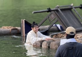 落水的端宗..朴志训所属公司公开《王思男》500万纪念幕后花絮照片