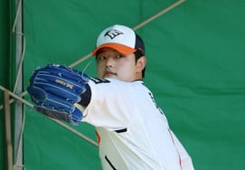 "我觉得可以去国家队了。"" 即使投出60%的投球，也会不由自主地发出感叹！ 文东柱为何在"首次候补投手训练区投球"开始两周后未能参加WBC？