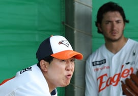 [相片儿] 朴尚元《埃尔南德斯在看吗》