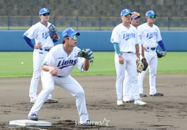 [フォト] キム・ヨンウン「3塁は私のエリア」