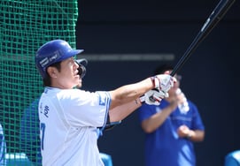 [Chụp ảnh] Kang Min Ho 'Thật đen tối'