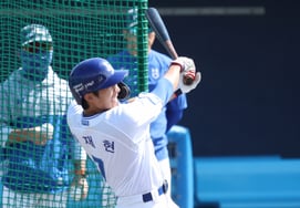 [Chụp ảnh] Lee Jae Hyun 'Đoán đúng rồi''