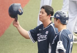 「ノ・シファンから長い文を受け取った」「307億の超大契約→すぐにぐっすり眠り、疲れていても師匠に『感謝の挨拶』を忘れなかった」 [沖縄の現場]