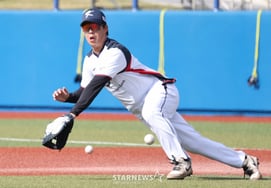 [相片儿] 卢时焕"307亿有弹棋子"？ "没有吗？"