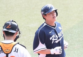 Noh Si Hwan bỏ ra 30,7 tỷ won over pay? "Có rất nhiều bình luận xuất hiện xung quanh mình nhưng mà..." Tại sao lại nhận được tràng pháo tay cho khoản đầu tư 'Cheonji Opening' của Hanwha đã phá vỡ suy nghĩ?