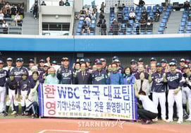 [フォト] カデナチョ『K-野球を歓迎します』'