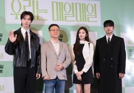 5 năm trước, cùng với Lee Chae Min và cố diễn viên Kim Sae Ron.."Gặp gỡ thanh xuân qua chương trình Every day " [sự tổng hợp]