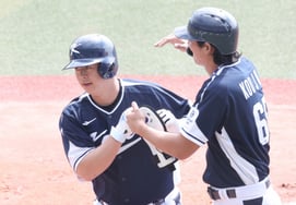 [Chụp ảnh] Noh Si Hwan: 'Hợp đồng 11 năm quan trọng hơn'