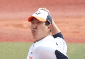 [Photo] Park Sangwon's "Heavy."