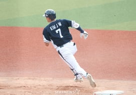 [Chụp ảnh] Kim Joo Won chạy nhanh lên nào