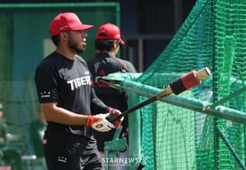 [フォト] カストロ「虎の穴に入ってしまいました'