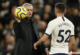 Контратака "наследника Сон Хын Мина", которого выгнали из "Тоттенхэма"... "Зачет № 1" 日Погоня под подбородком Уэды "Нидерланды бомбили, взрывали 13 голов"