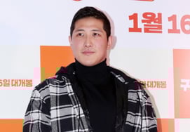 'ジヨン離婚'ファン・ジェギュン、口を開いた..複雑な心境「簡単ではない選択」 [ラス]