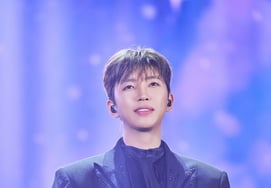 Lim Young-woong, the 'Music Core King,' occupies the Billboard Korea chart..15 songs on the HOT 100 chart for 13 consecutive weeks